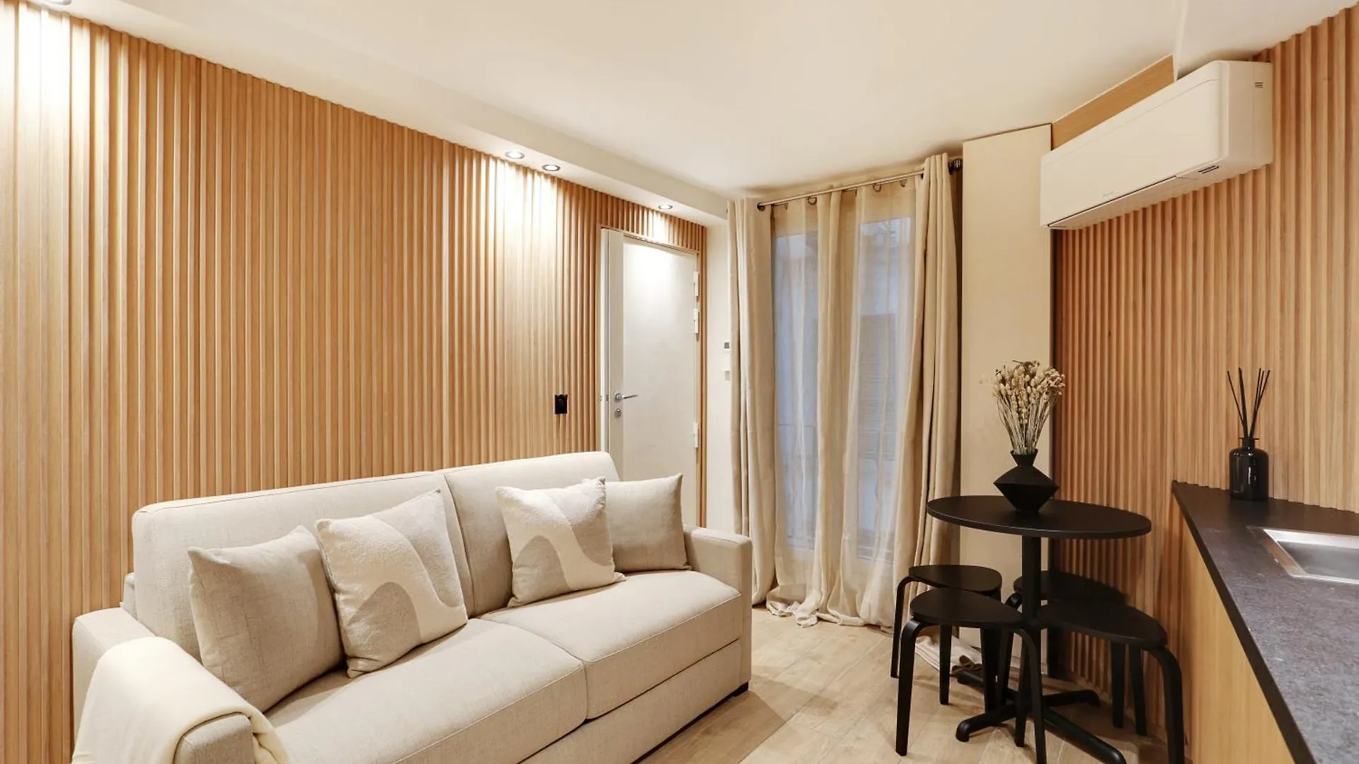 פריז Pick A Flat'S Apartment In Odeon - Rue Saint Andre Des Arts