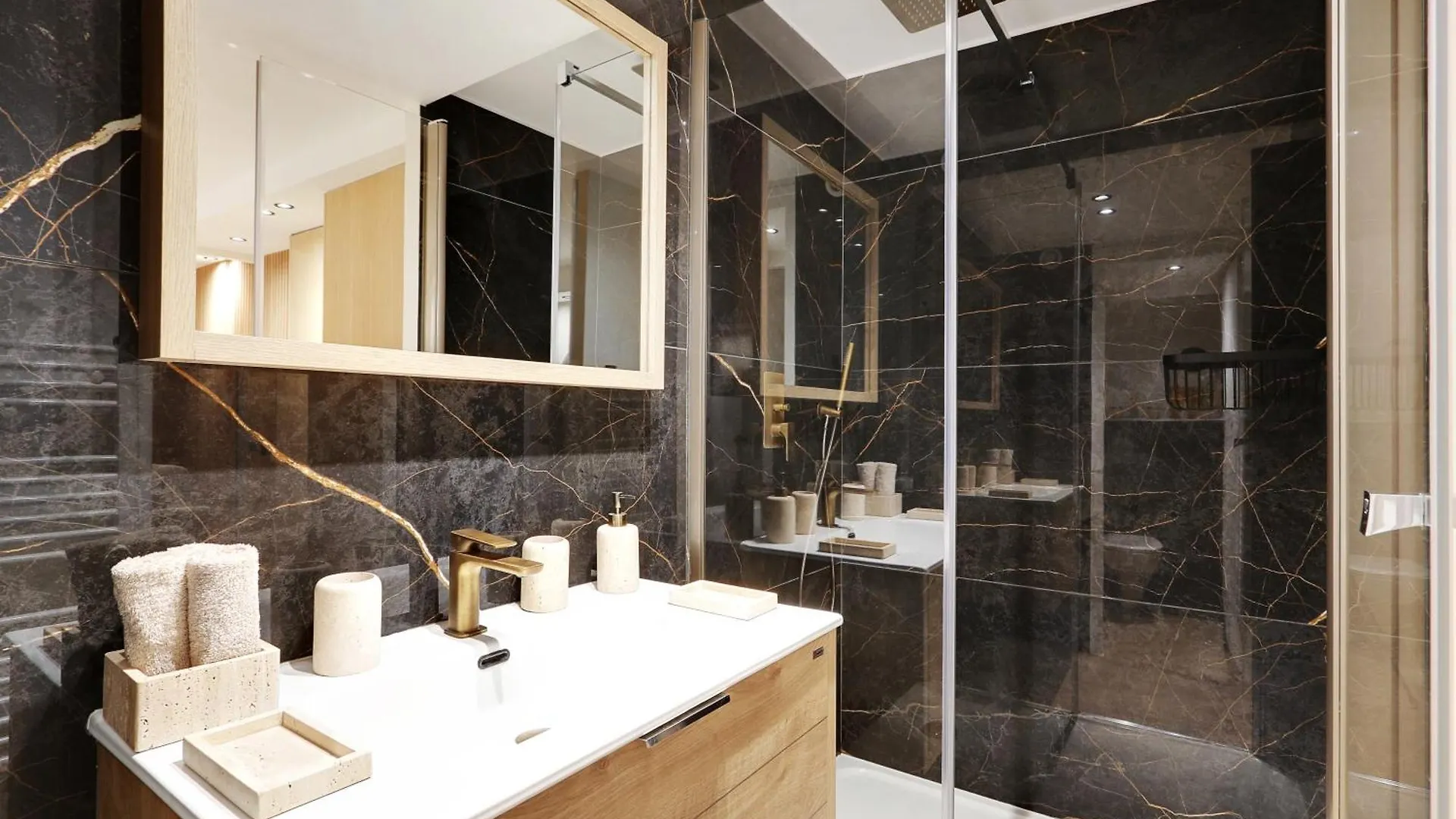 פריז Pick A Flat'S Apartment In Odeon - Rue Saint Andre Des Arts צרפת